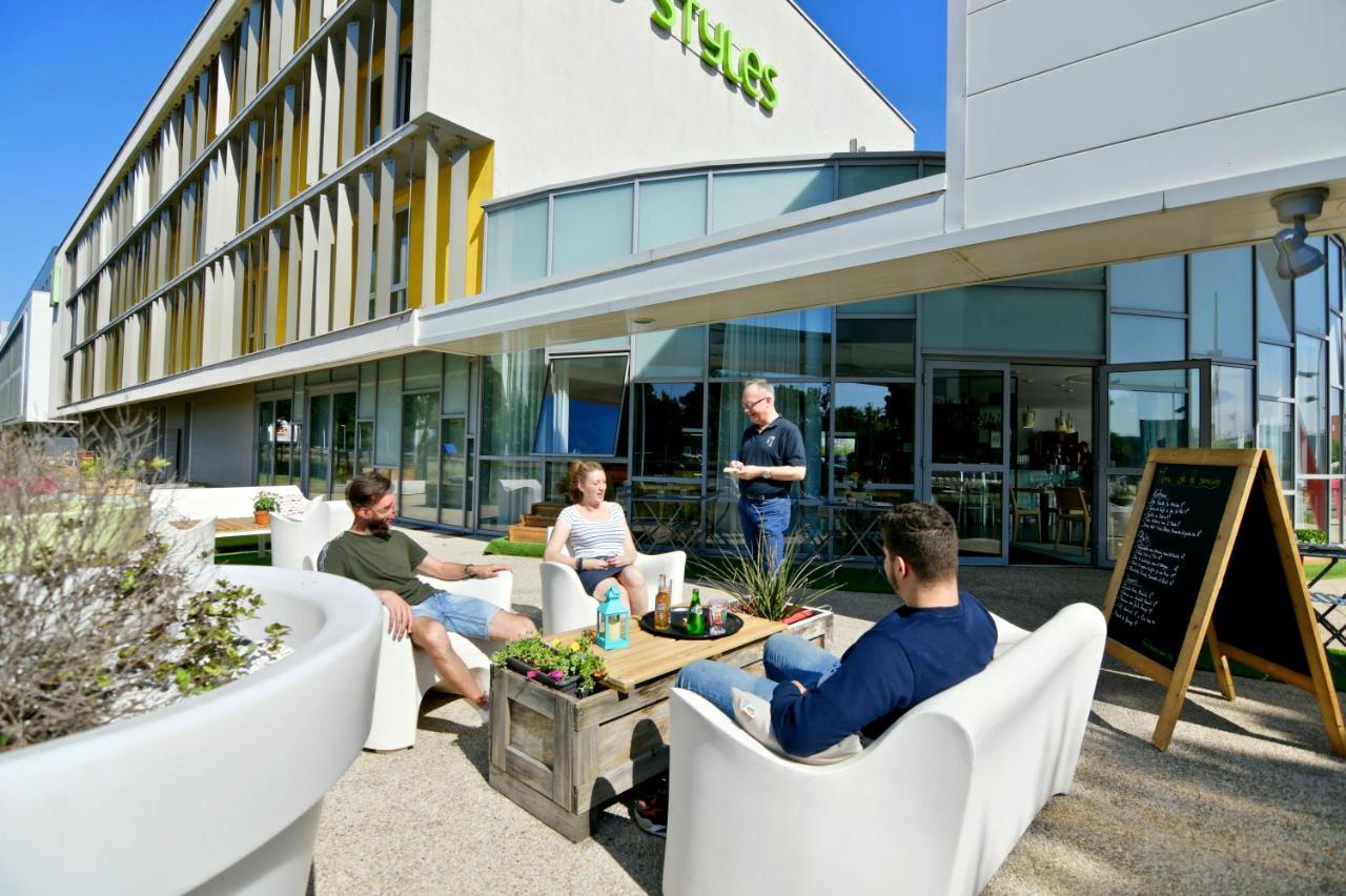 Отель Ibis Styles Nantes Reze Aeroport Экстерьер фото