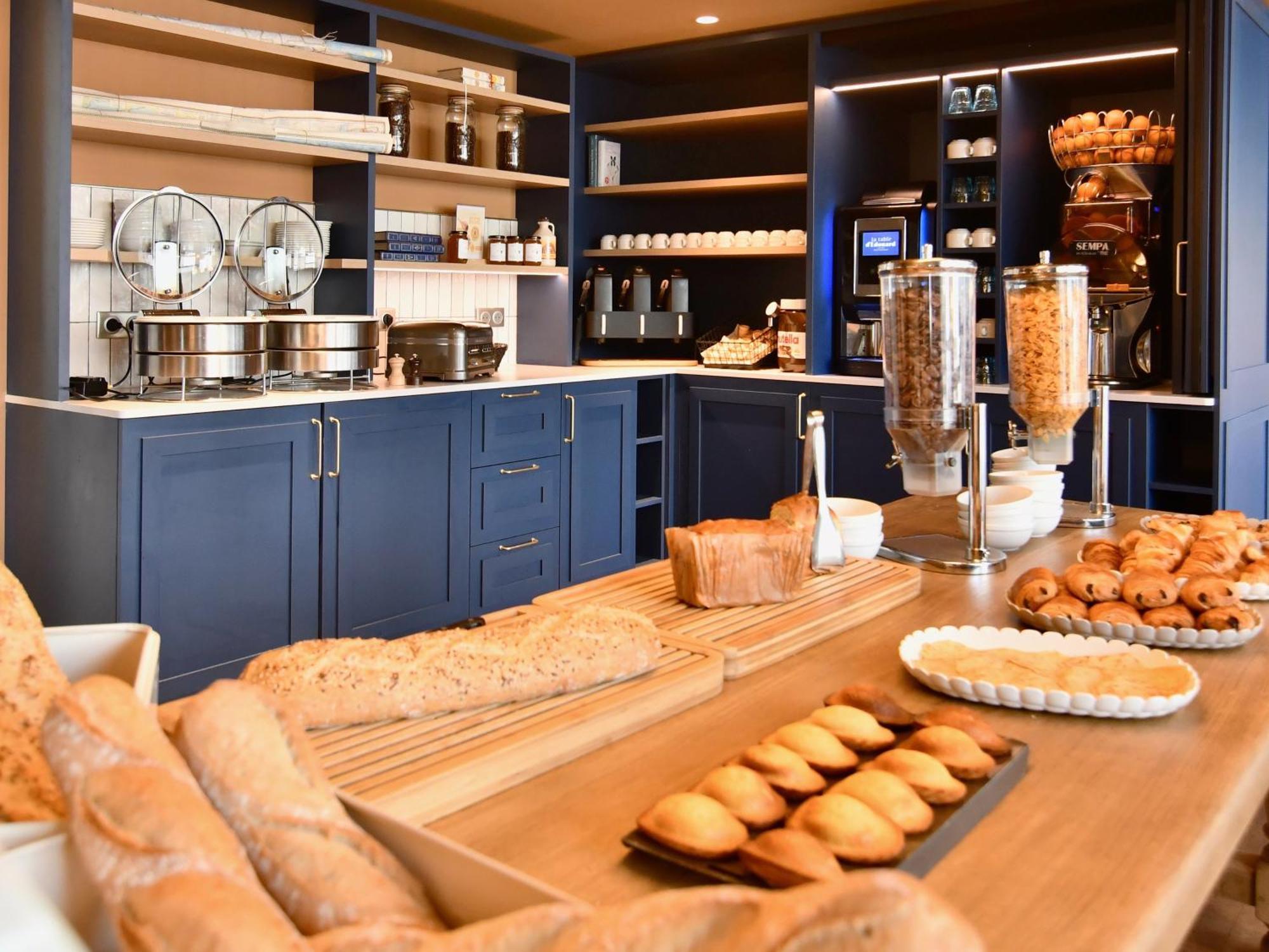 Отель Ibis Styles Nantes Reze Aeroport Экстерьер фото