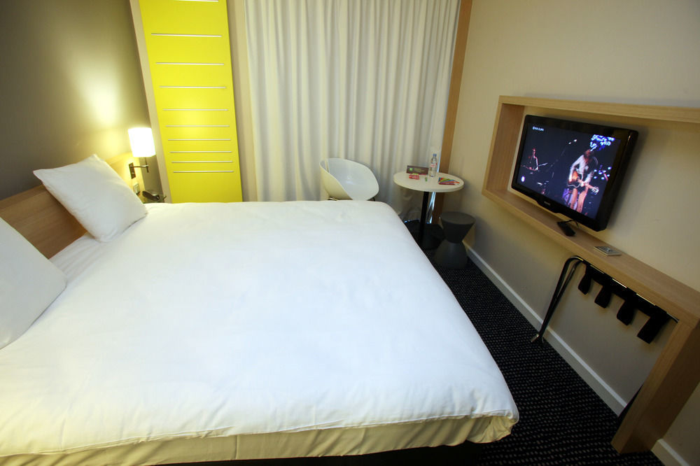 Отель Ibis Styles Nantes Reze Aeroport Экстерьер фото