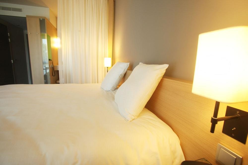 Отель Ibis Styles Nantes Reze Aeroport Экстерьер фото