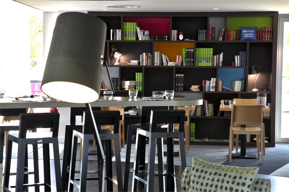 Отель Ibis Styles Nantes Reze Aeroport Экстерьер фото